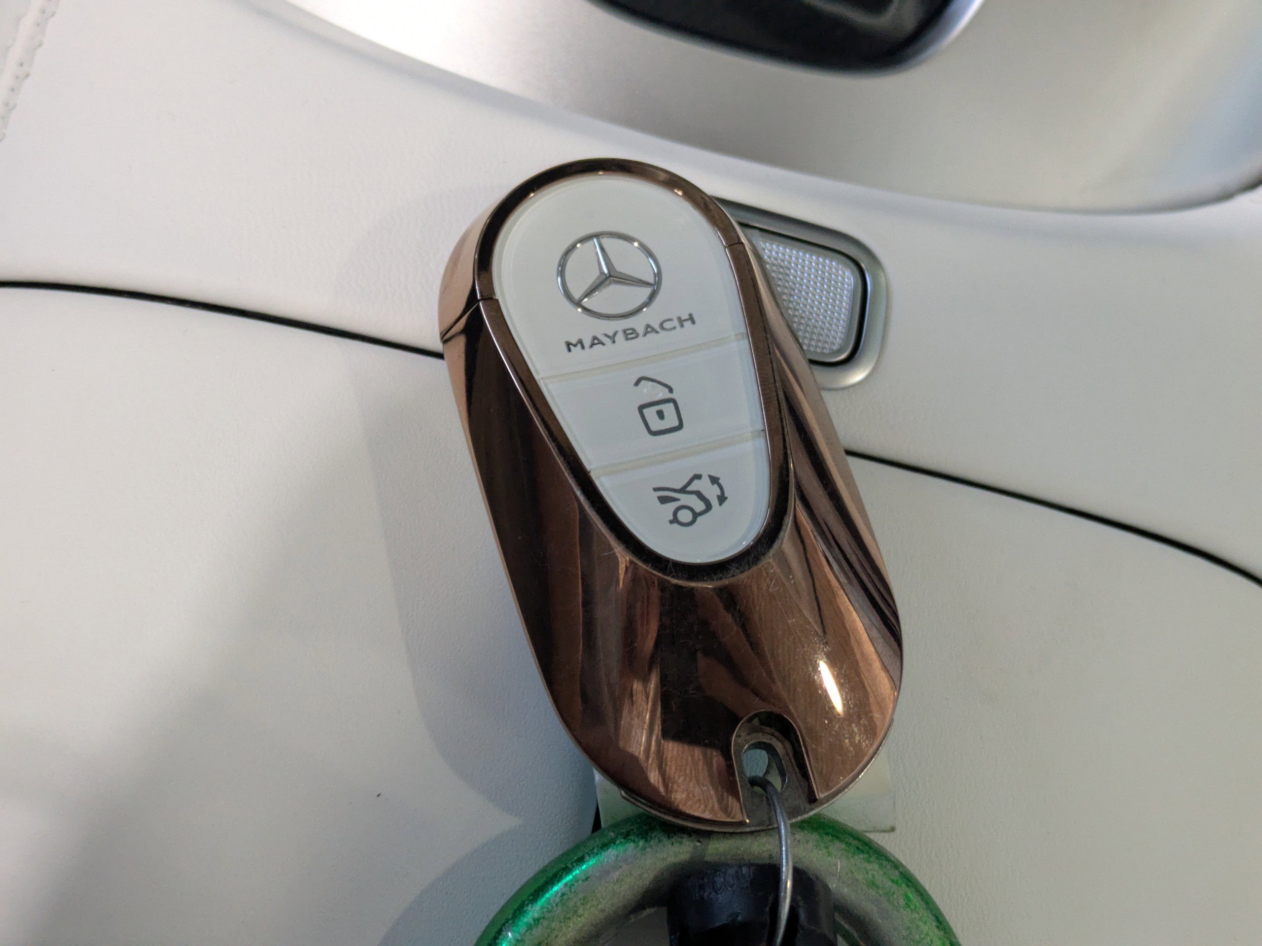 New 2026 MANUFAKTUR moonlight white magno (White Ambiance) Mercedes-Benz Maybach SL 680 Monogram Series image 63