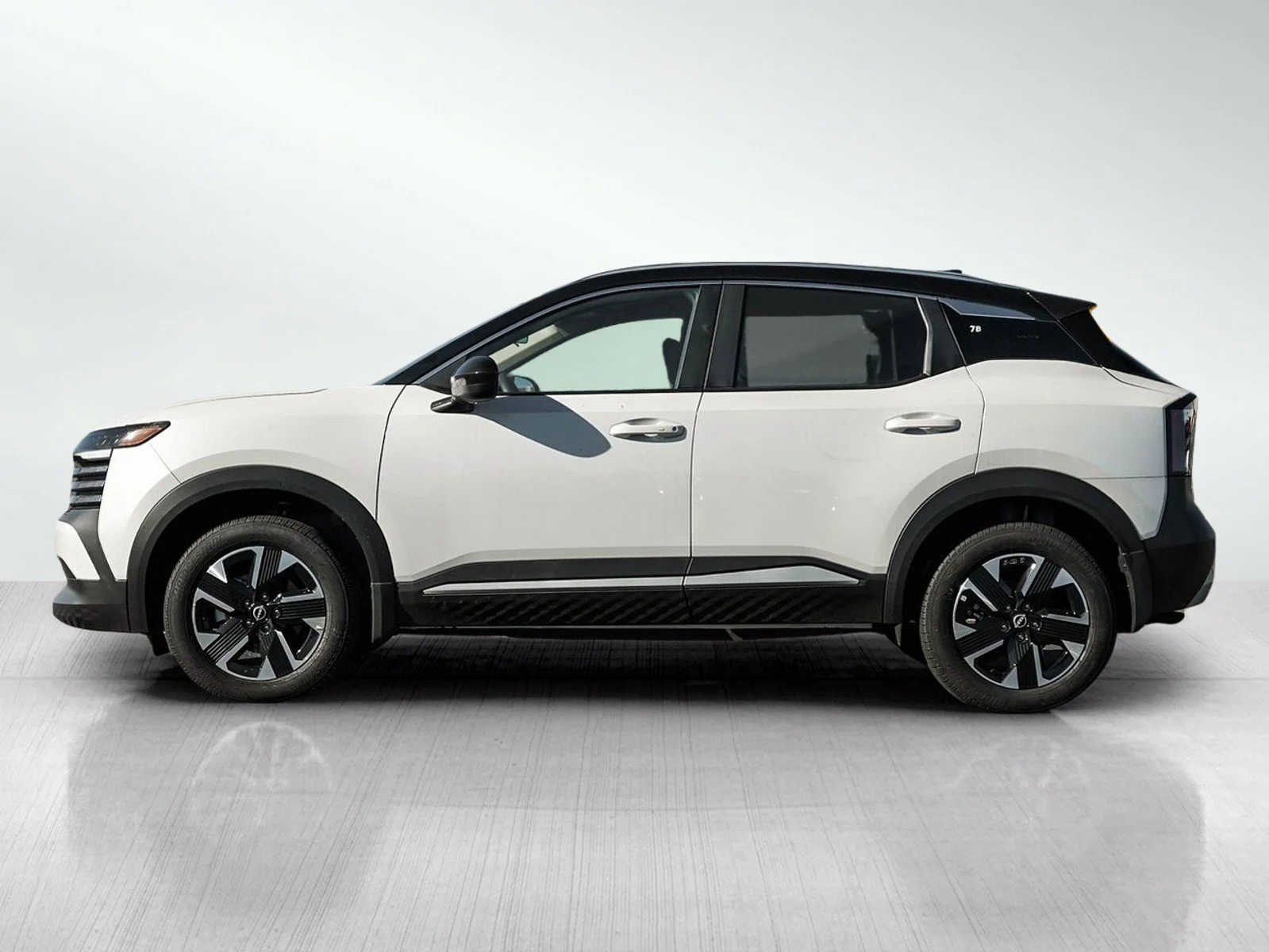 New 2026 Aspen White TriCoat / Super Black Two-tone Nissan SV image 4