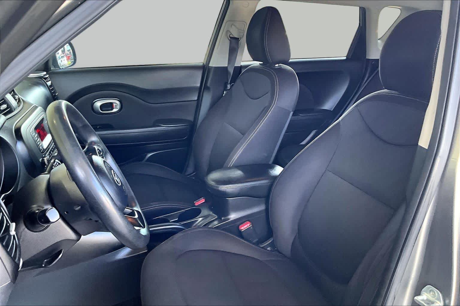 Used 2015 Titanium Gray Kia Base image 7