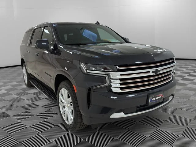 Used 2023 Gray Chevrolet High Country image 7