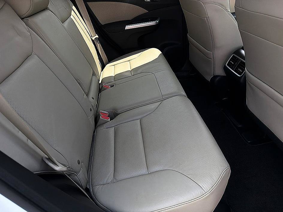 Used 2016 Diamond White Pearl Honda Touring image 26