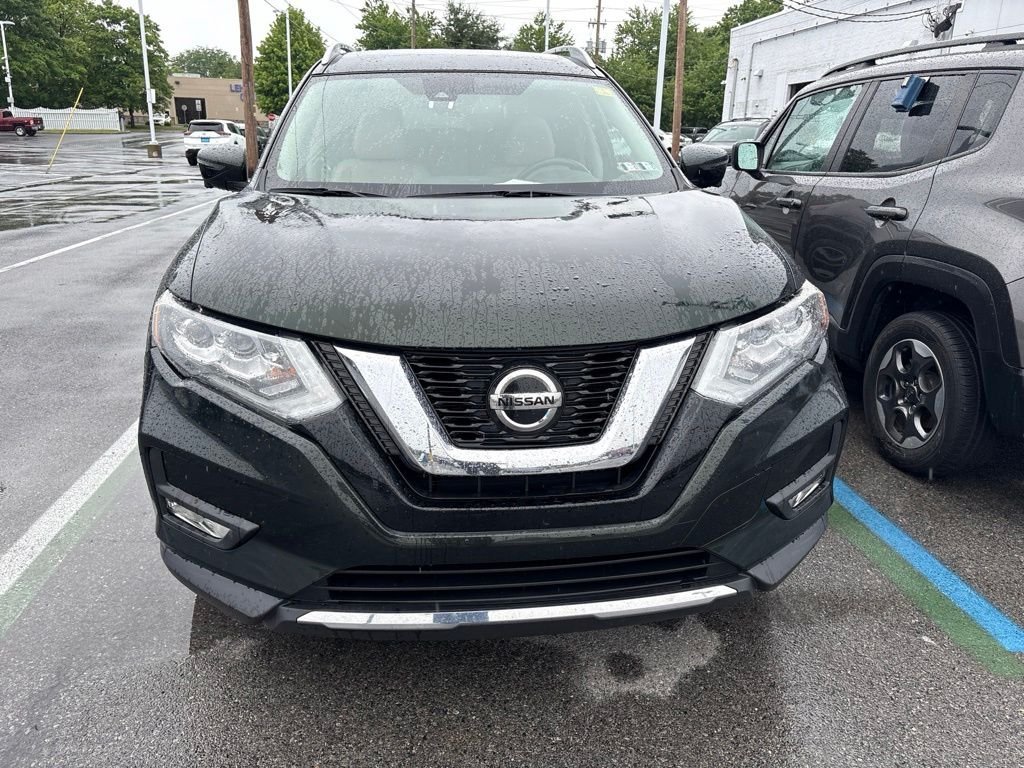 Used 2019 Green Nissan SL image 2