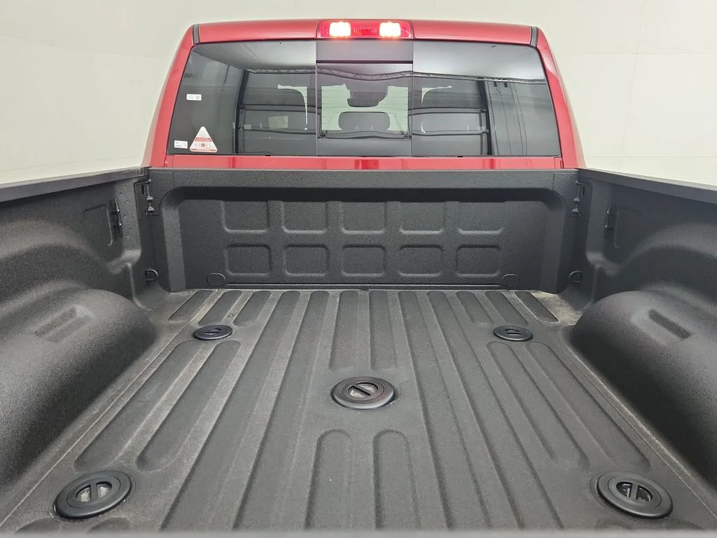 New 2026 Molten Red Pearl-Coat Exterior Paint RAM Tradesman image 24