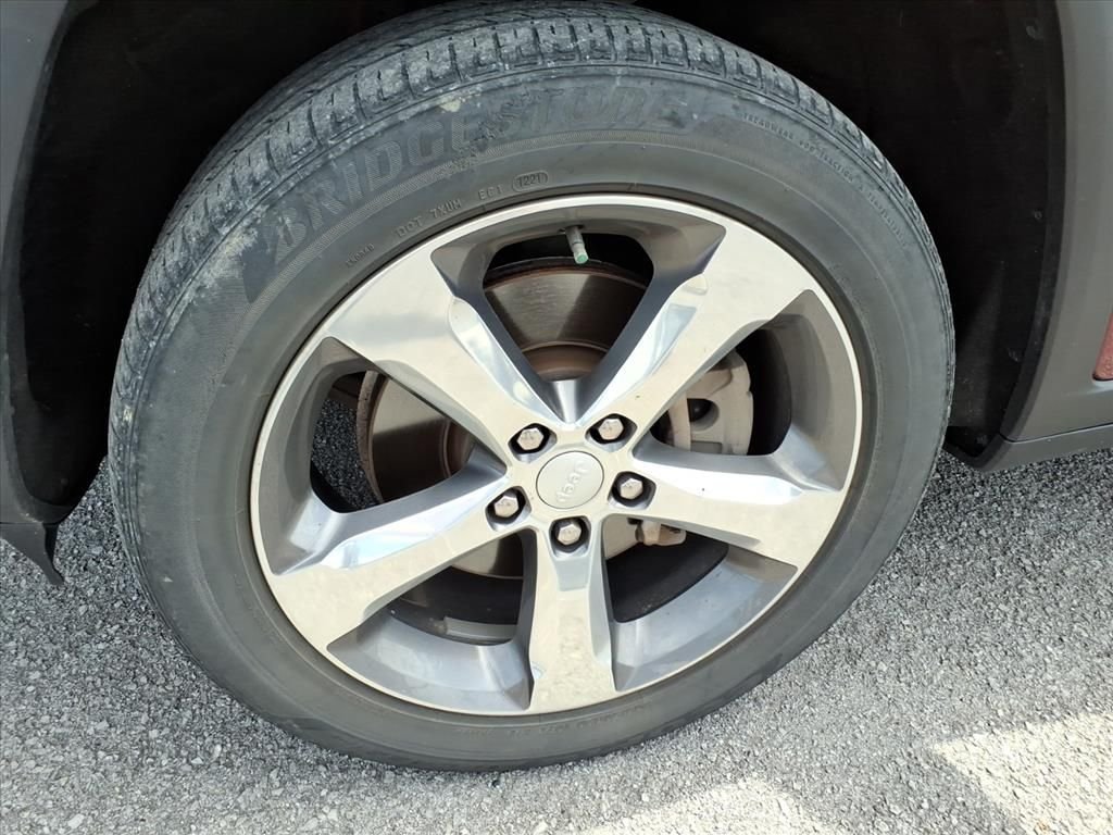 Used 2021 Red Jeep Limited image 12