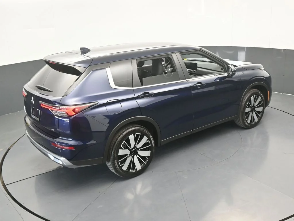 New 2026 Cosmic Blue Metallic Mitsubishi SE image 62