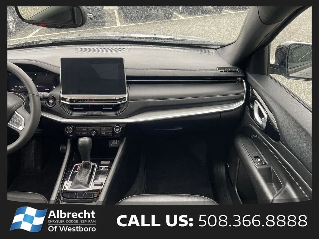Used 2023 Silver Jeep Limited image 22