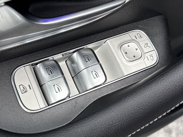 Used 2025 Black Mercedes-Benz GLE 580 image 47