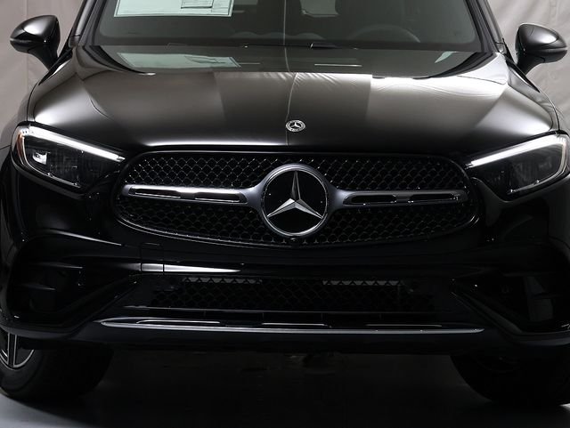 New 2026 Black Mercedes-Benz GLC 300 image 6
