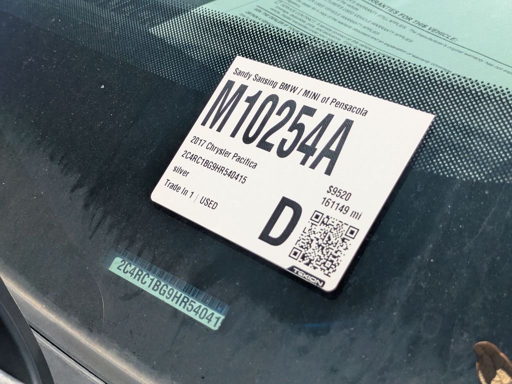Used 2017 Silver Chrysler Touring L image 6