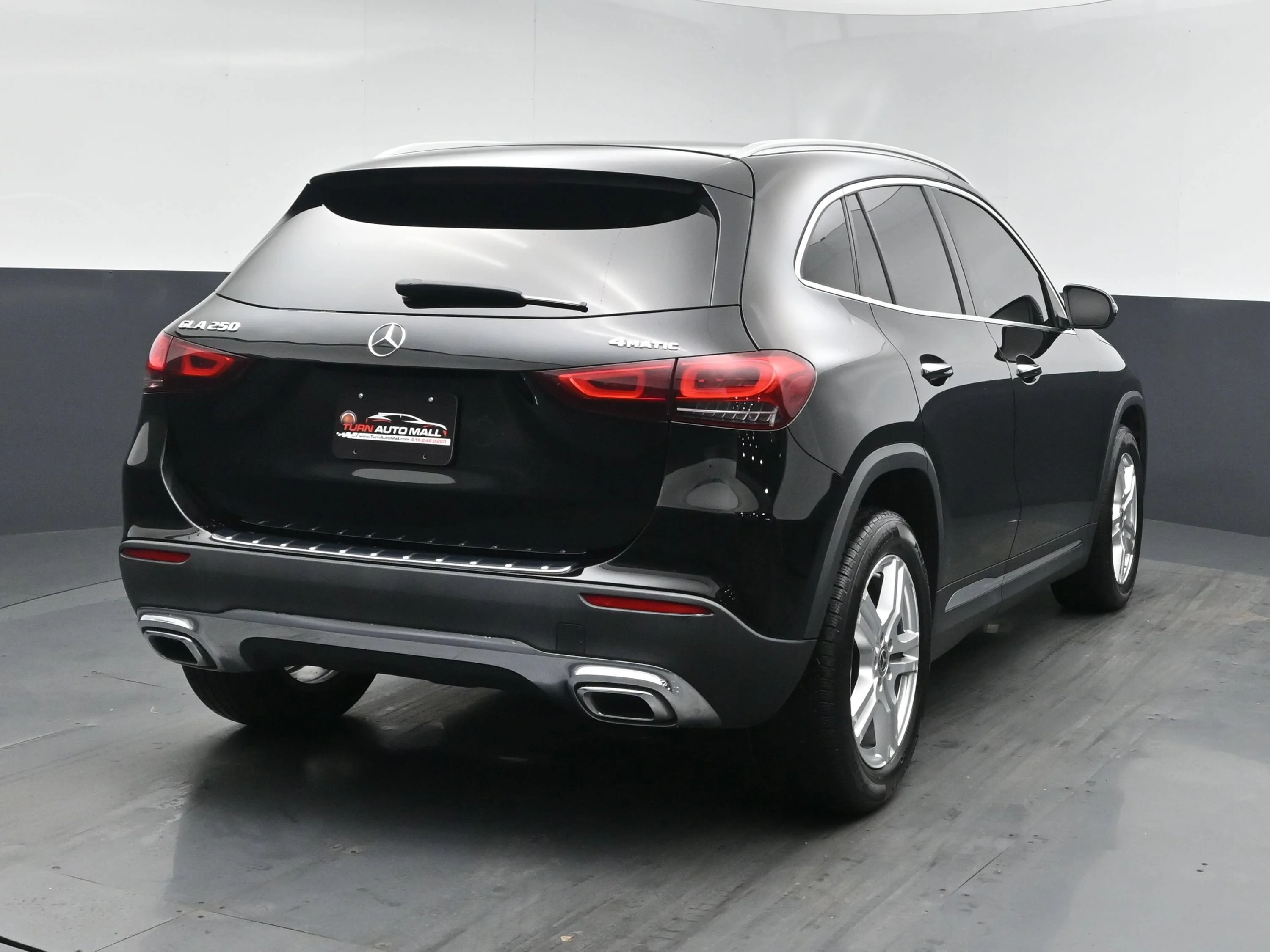 Used 2021 Night Black Mercedes-Benz GLA 250 image 18