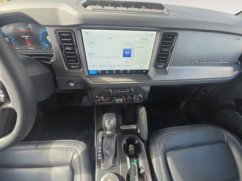 Used 2025 White Ford Badlands image 11