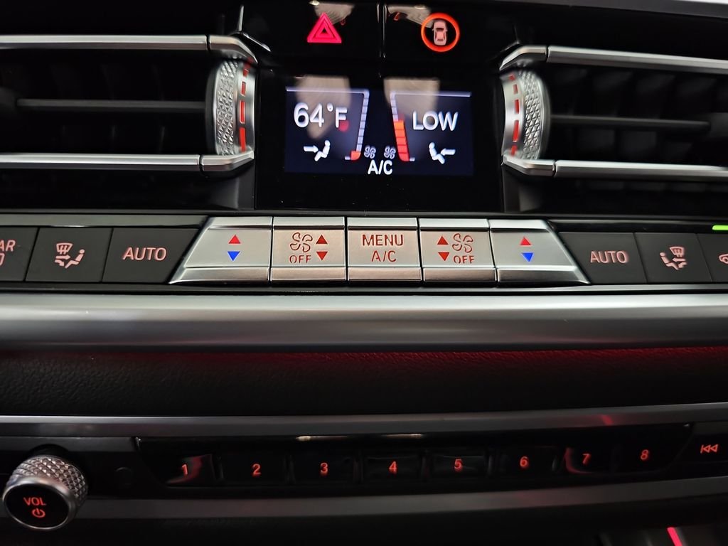 Used 2022 White BMW xDrive40i image 26