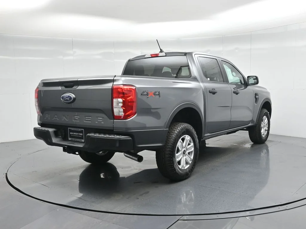 New 2025 Gray Ford XL image 26
