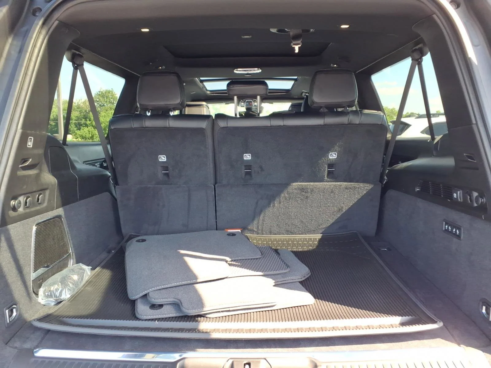 New 2026 High Gloss Black Jeep Summit Obsidian image 21