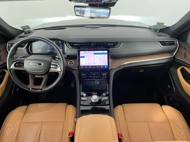 Used 2023 Black Jeep Summit 4xe image 37
