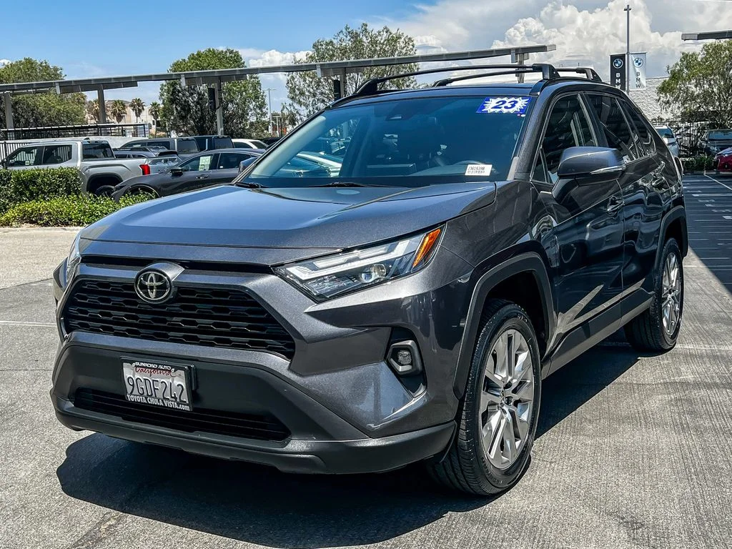 Used 2023 Gray Toyota XLE Premium image 3