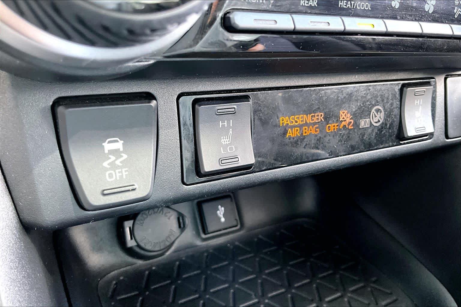 Used 2022 Blizzard Pearl/Midnight Black Metallic Toyota Hybrid XSE image 35