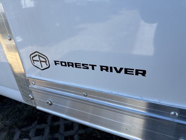 New 2025 Summit White Chevrolet 2WT image 9