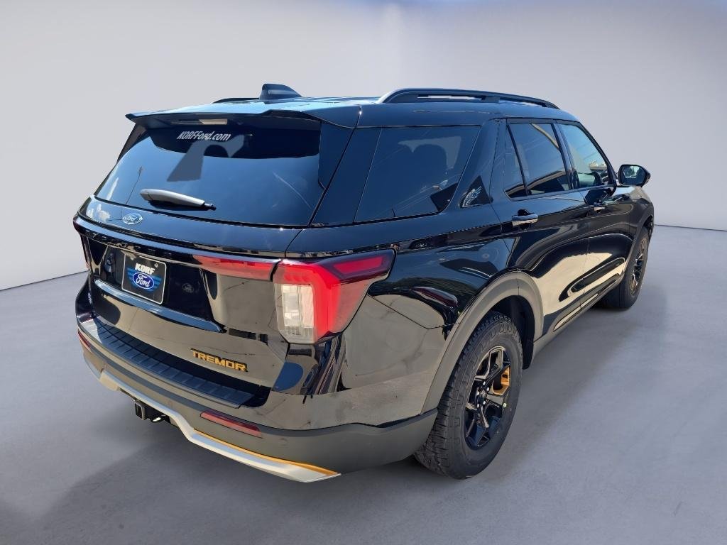 New 2026 Agate Black Metallic Ford Tremor® image 5