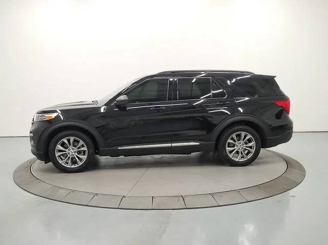 Used 2023 Agate Black Metallic Ford XLT image 5