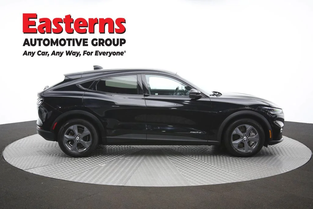 Used 2021 Black Ford Select image 43