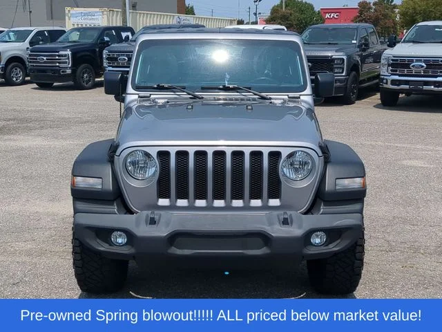 Used 2021 Silver Jeep Unlimited Sport S image 16