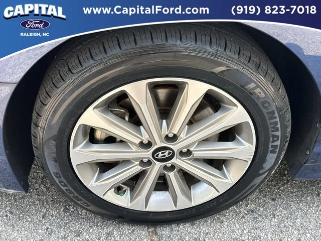 Used 2016 Blue Hyundai Limited image 13