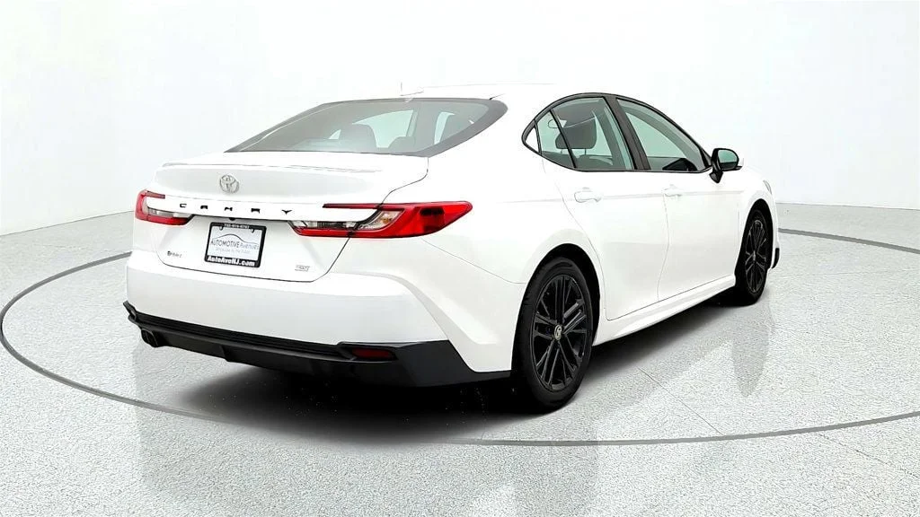 Used 2025 Ice Cap Toyota SE AWD image 5