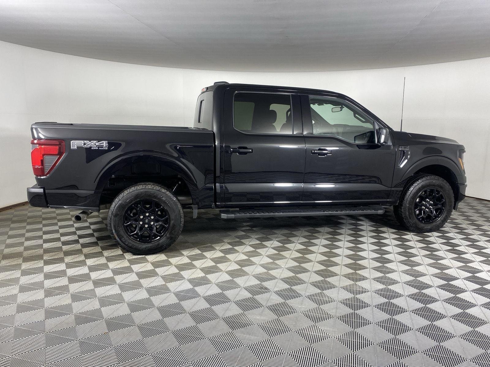 Used 2026 Agate Black Ford XLT image 8