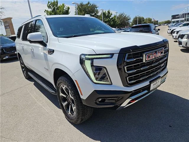 Used 2025 Summit White GMC AT4 4x4 image 5