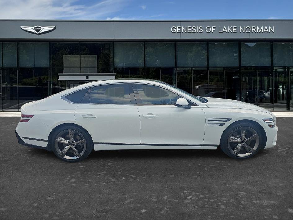 Certified Used 2025 Uyuni White Genesis 2.5T Sport Prestige image 4