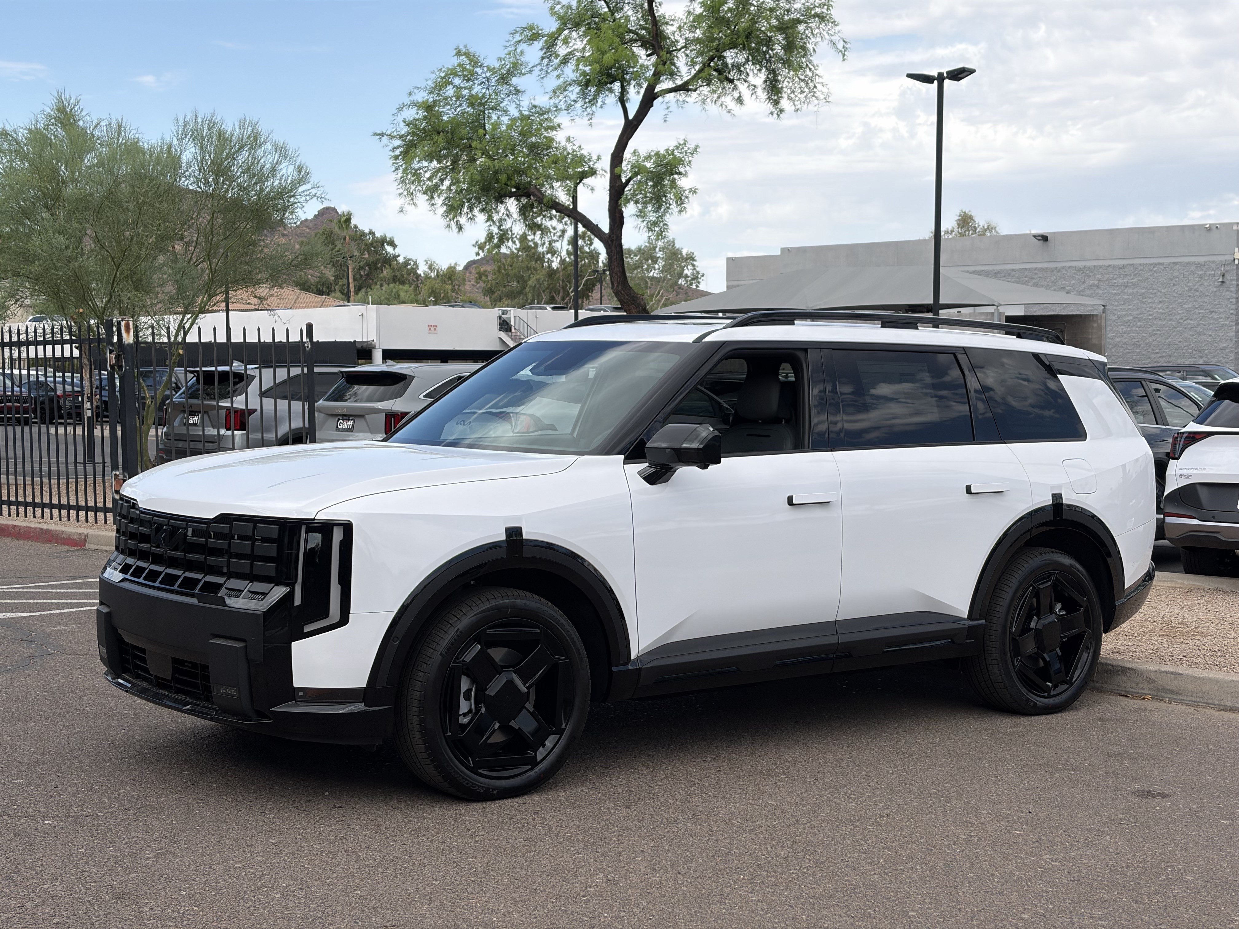 New 2027 Glacial White Pearl Kia X-LINE SX image 6