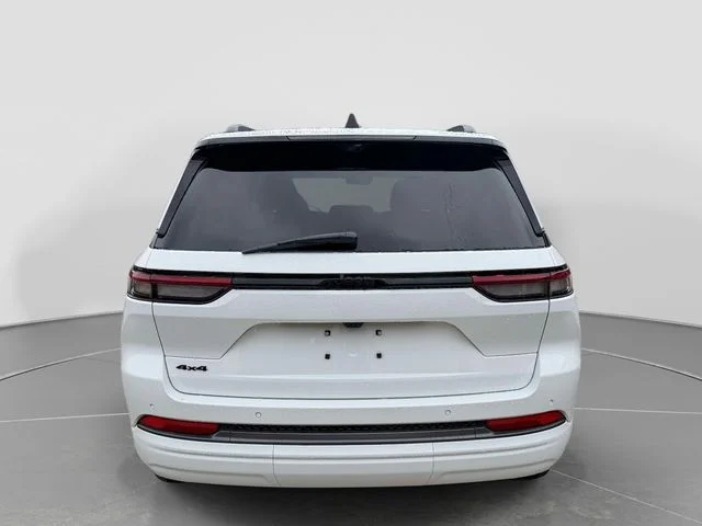 New 2026 Bright White Clear-Coat Exterior Paint Jeep Limited Reserve image 5