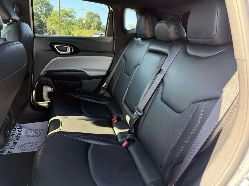 Used 2023 White Jeep Limited image 12