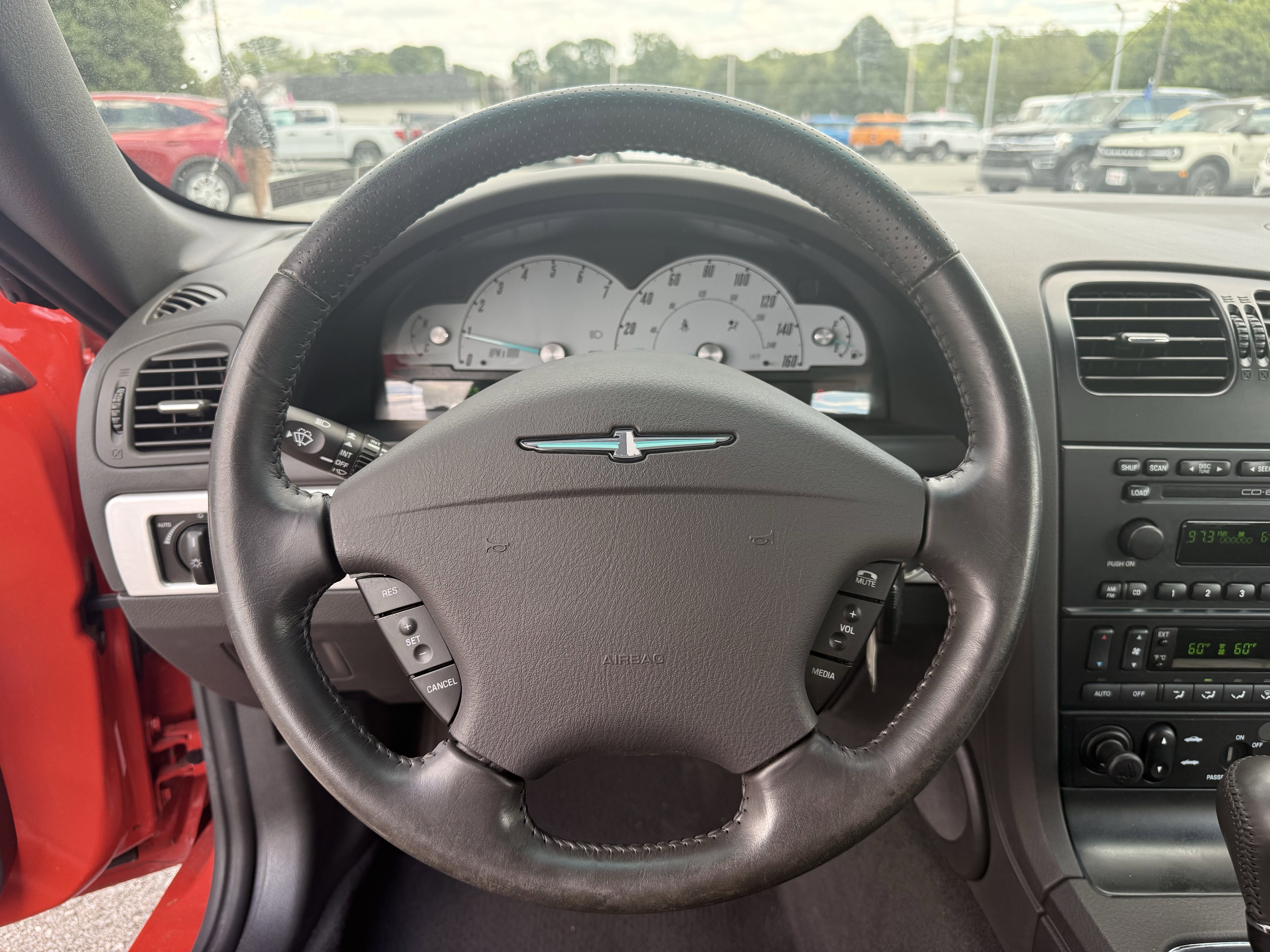 Used 2002 Red Ford Base image 17