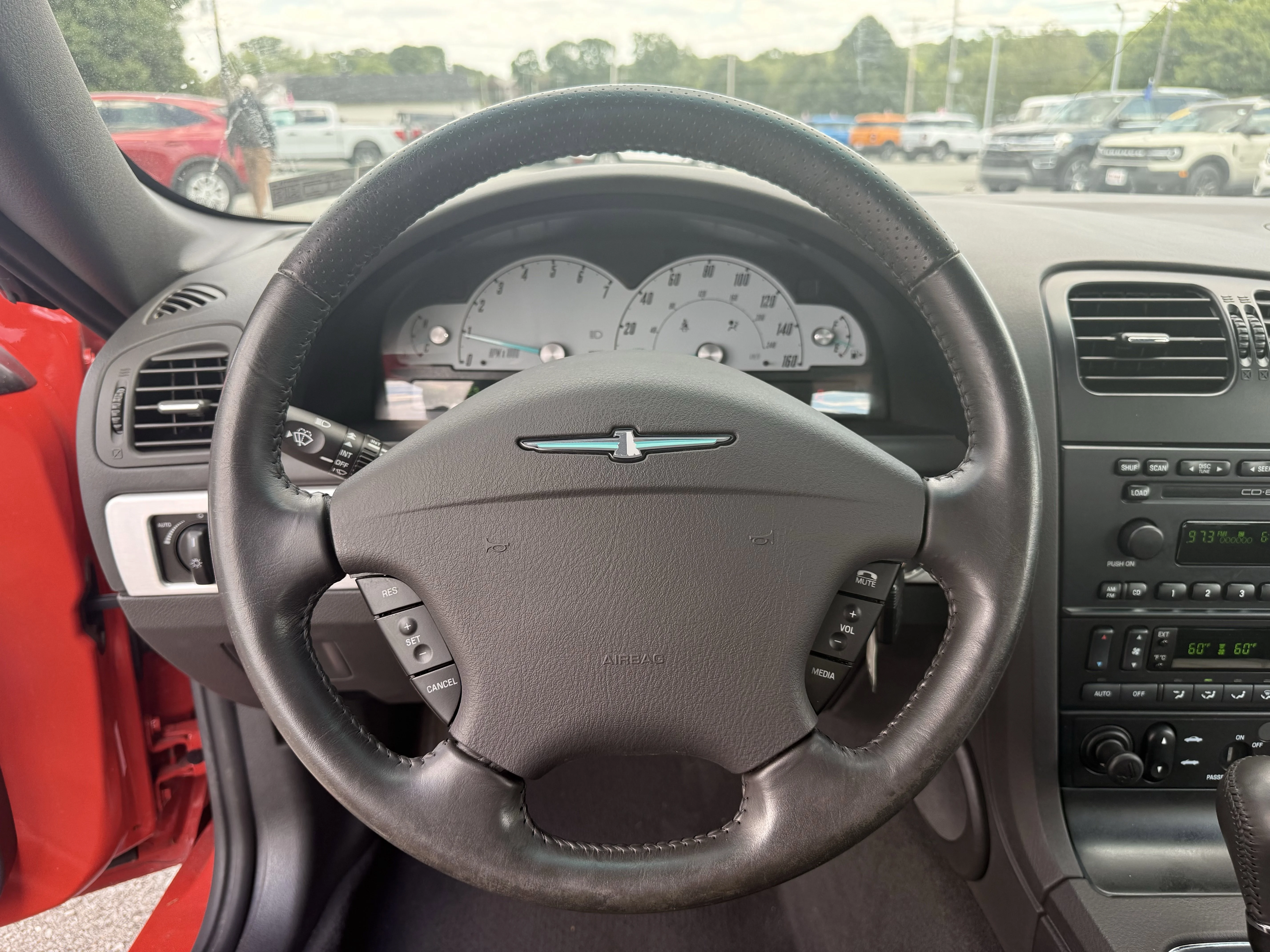 Used 2002 Red Ford Base image 17