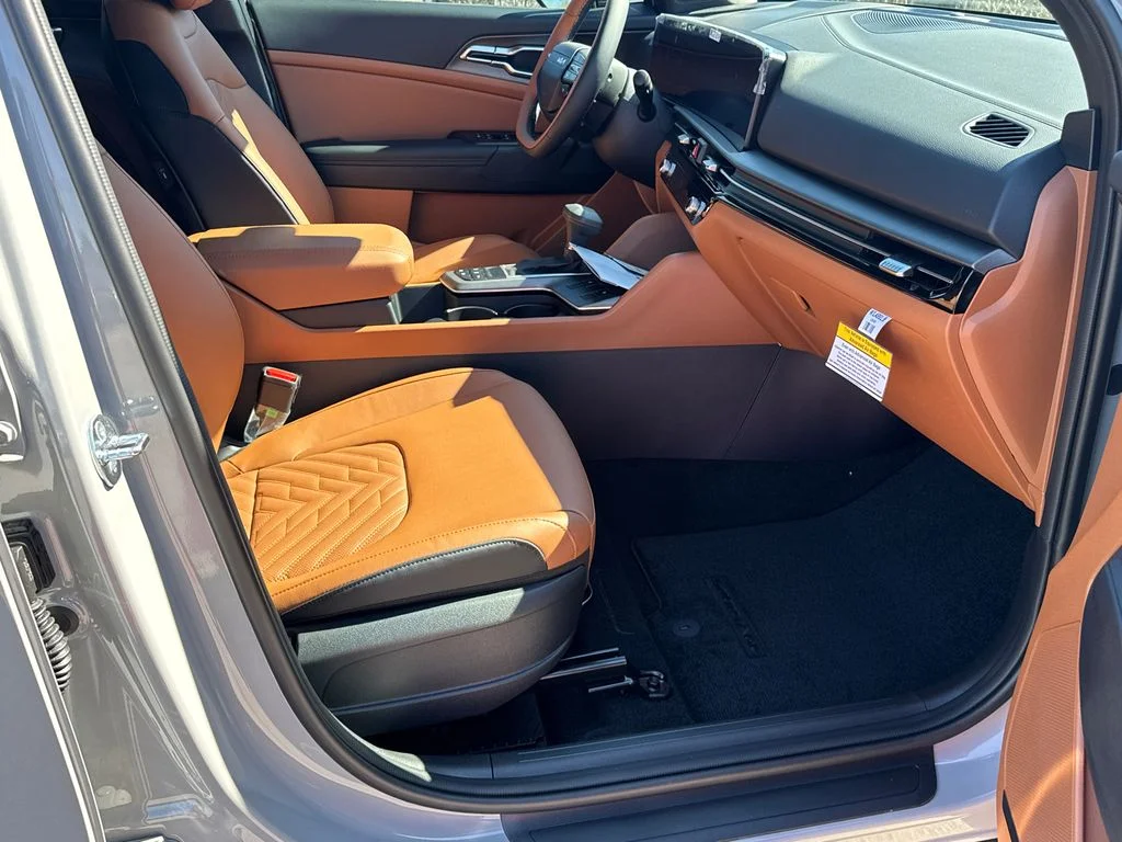 New 2026 Wolf Gray Kia X-Line image 13