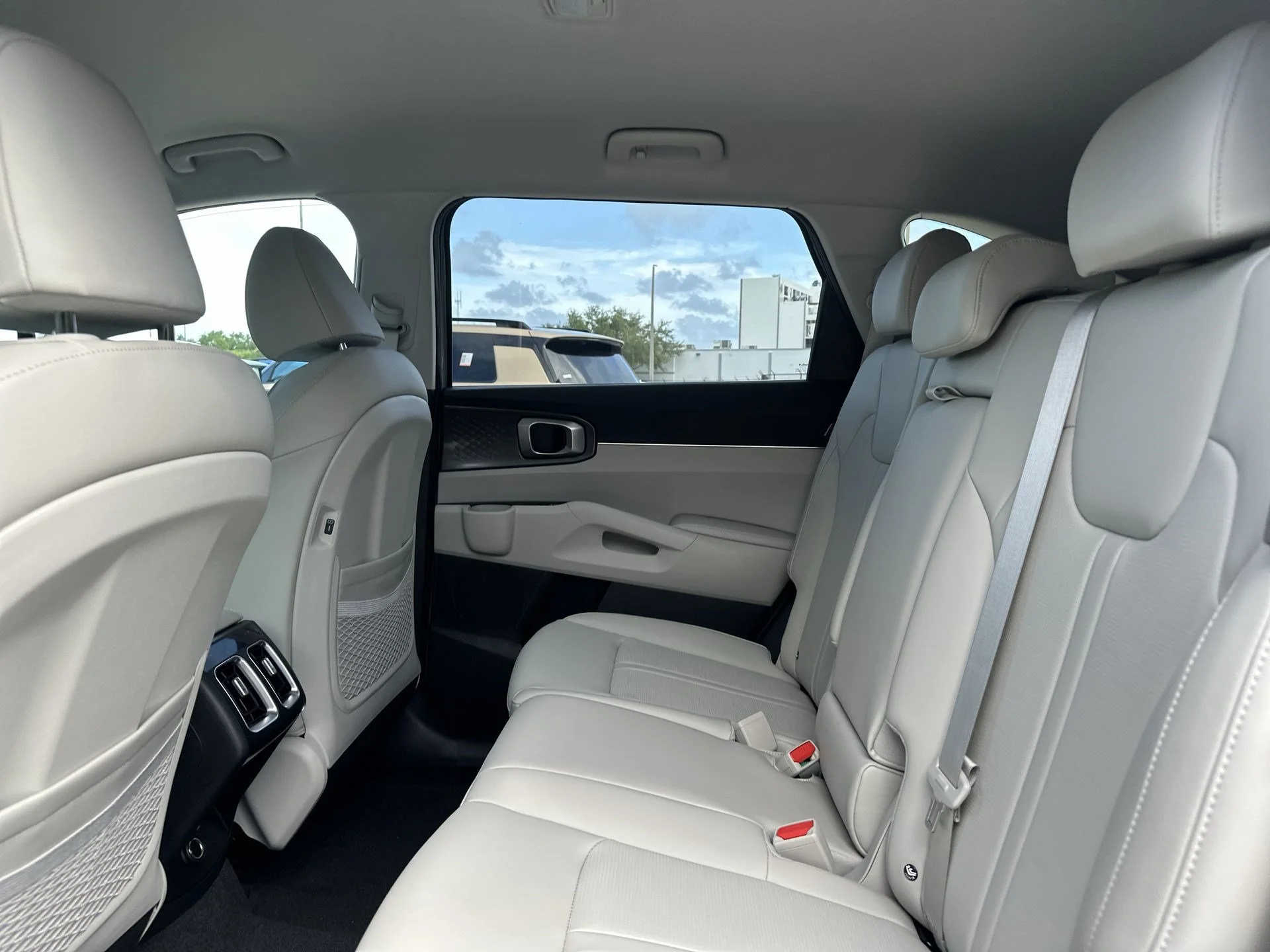 New 2026 Wolf Gray Kia S image 22