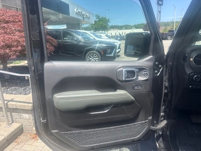 Used 2024 Black Jeep High Altitude 4xe image 9