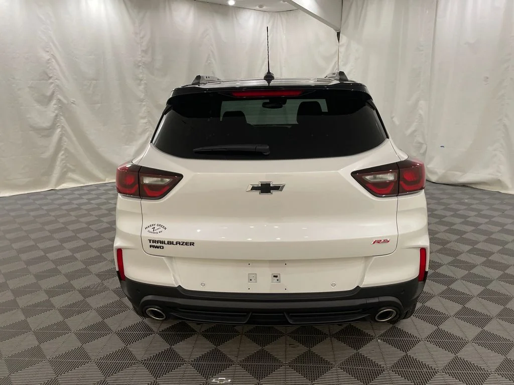 New 2026 Iridescent Pearl Tricoat Chevrolet RS image 6