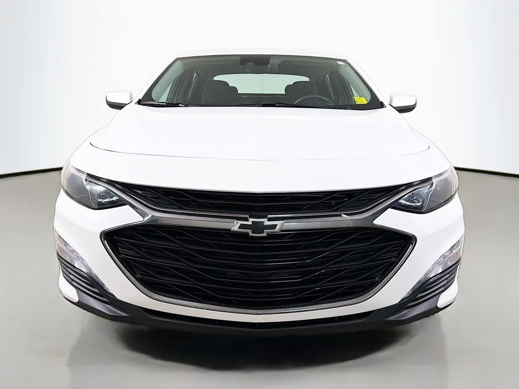 Used 2024 White Chevrolet LT image 2