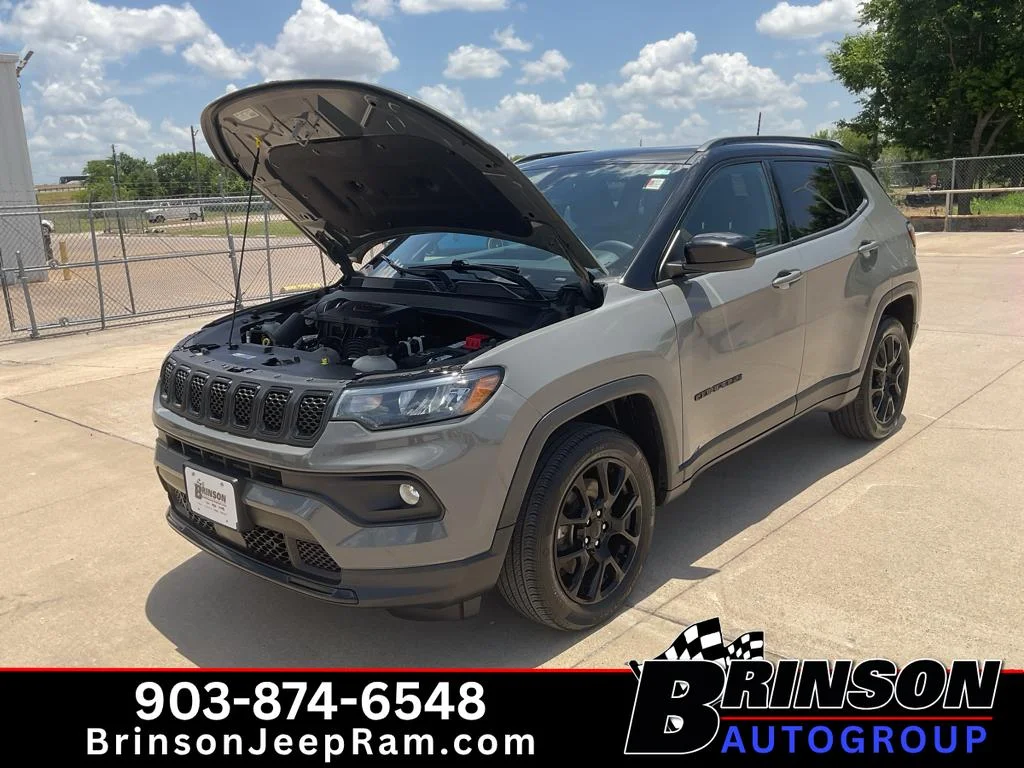 Used 2023 Grey Jeep Altitude image 14