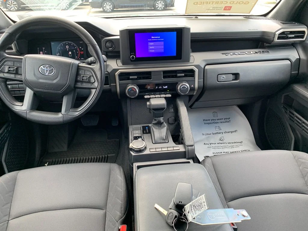 Used 2024  Toyota SR image 16