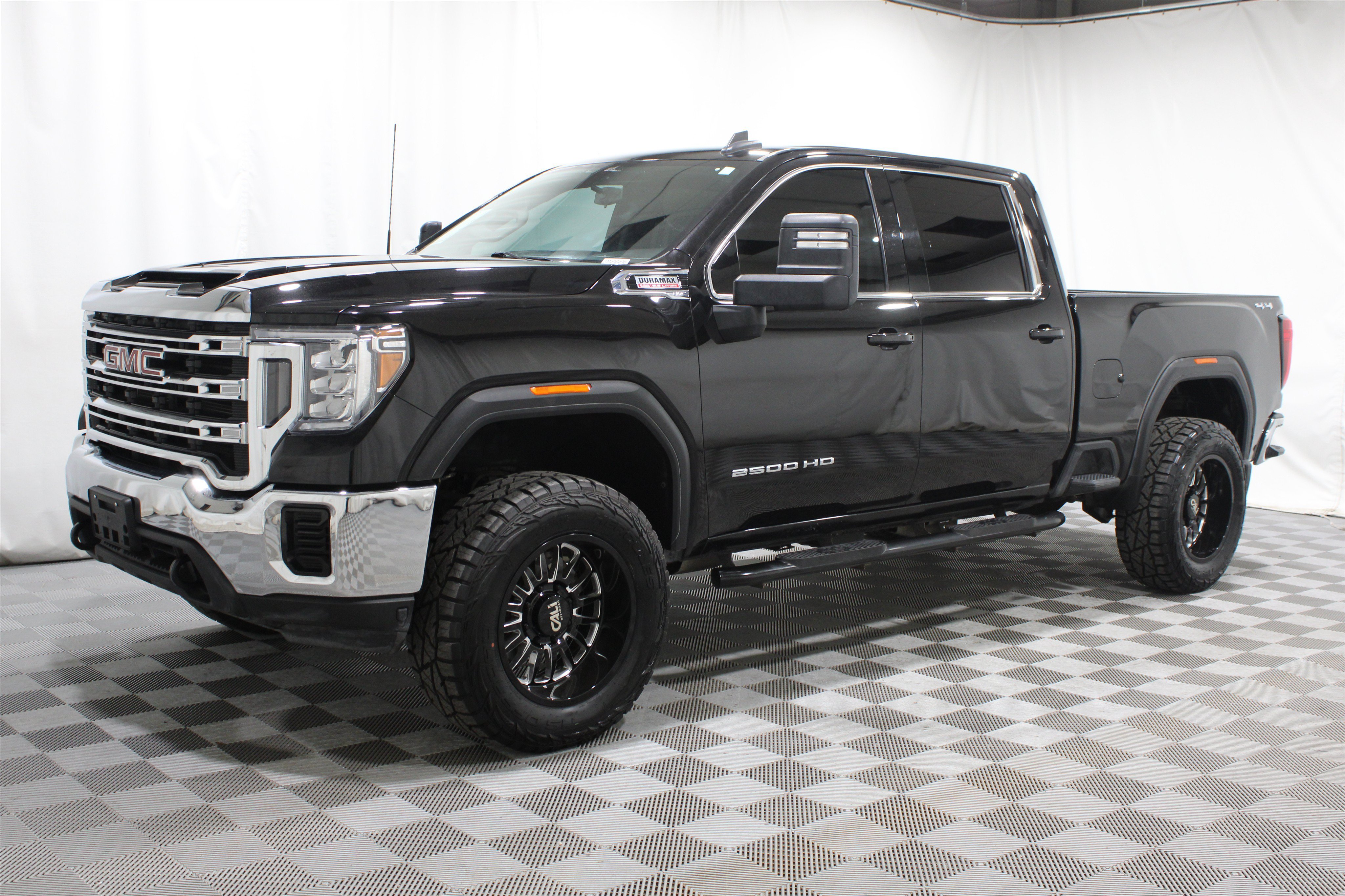 Used 2022 Black GMC SLE Crew Cab 4x4 - Lifted image 34