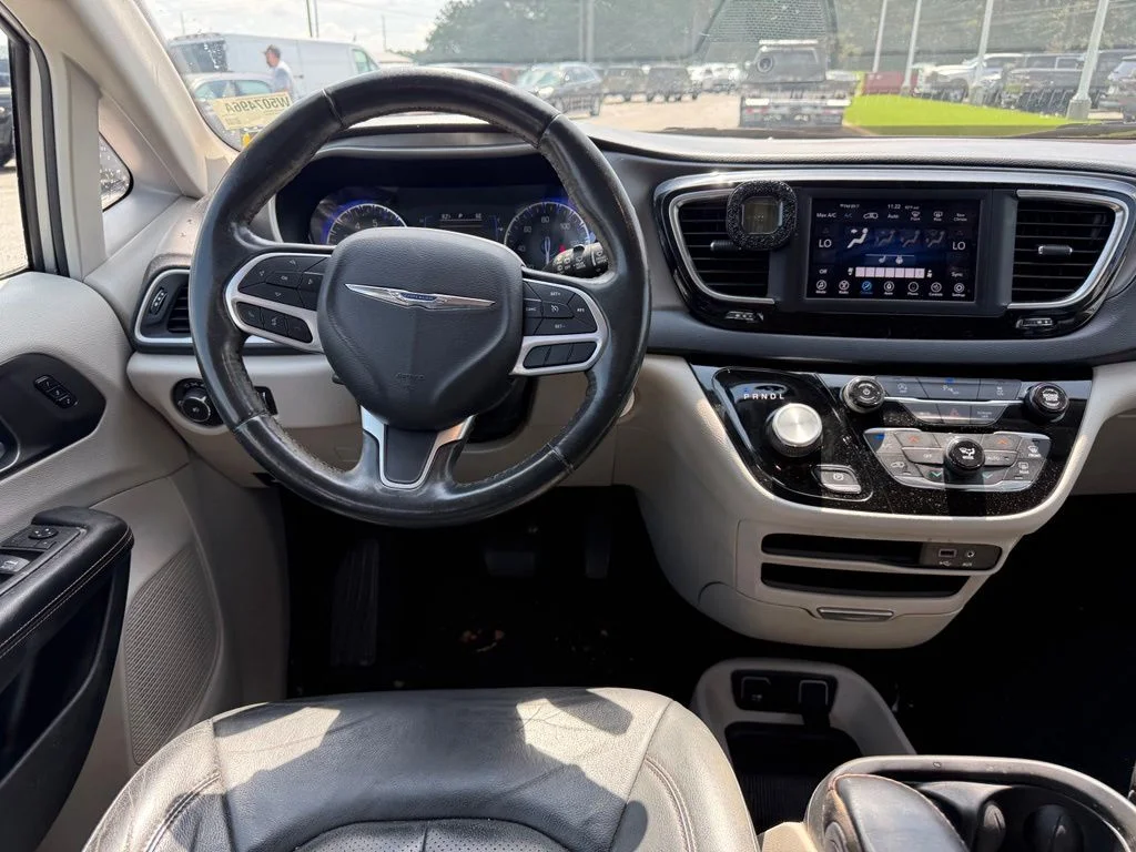 Used 2020 Silver Chrysler Touring L image 6