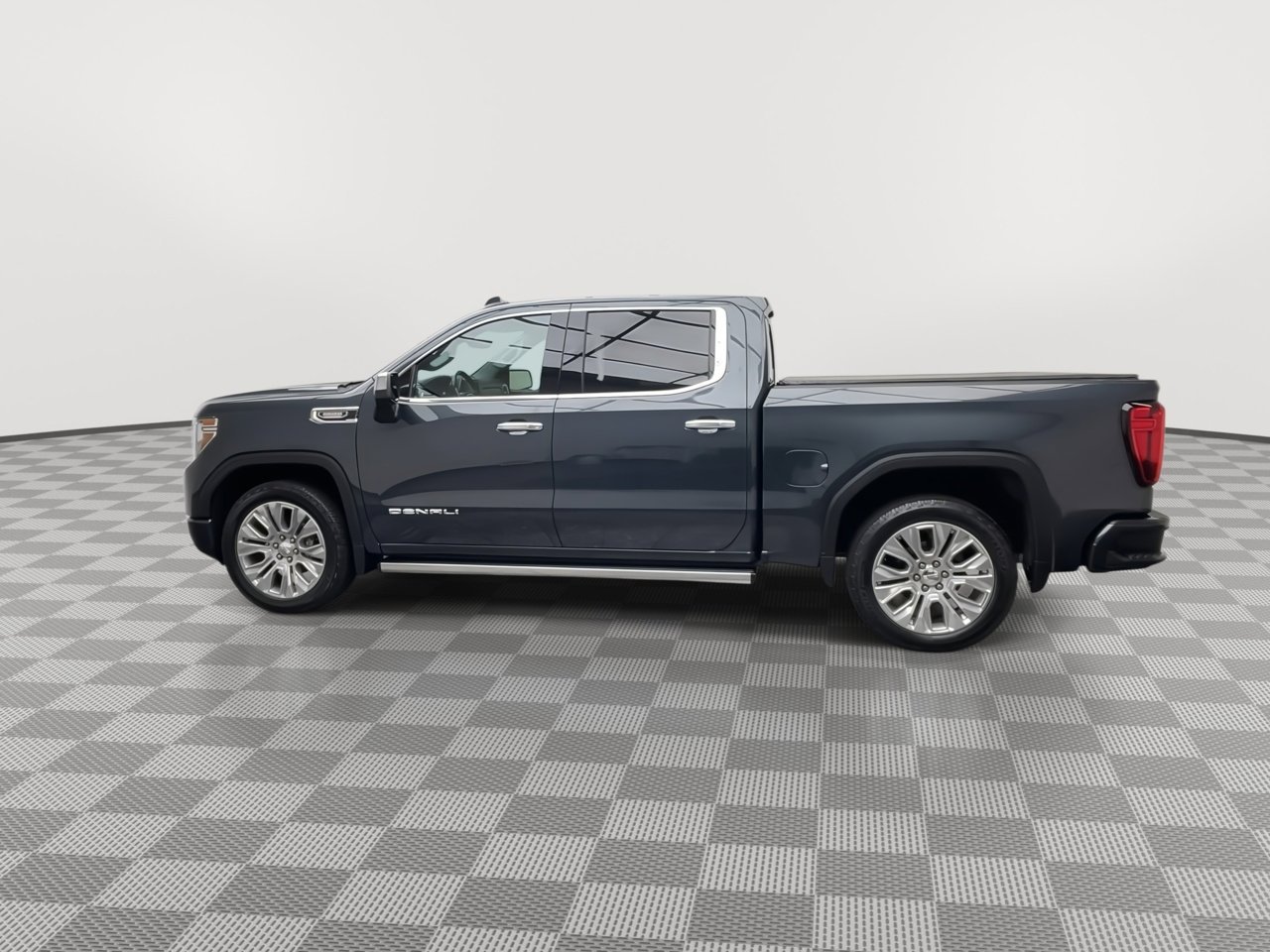 Certified Used 2022 Hunter Metallic GMC Denali image 45