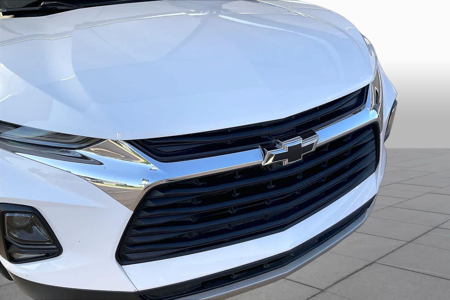 Used 2021 SUMMIT WHITE Chevrolet LT image 28