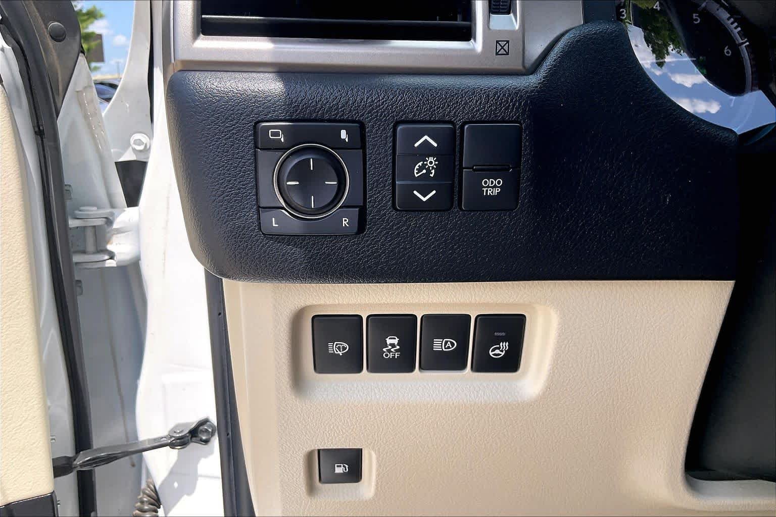 Used 2021 Starfire Pearl Lexus Premium image 33