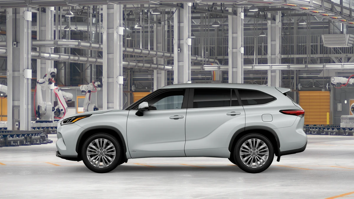 New 2026 Wind Chill Pearl Toyota Hybrid Platinum image 4
