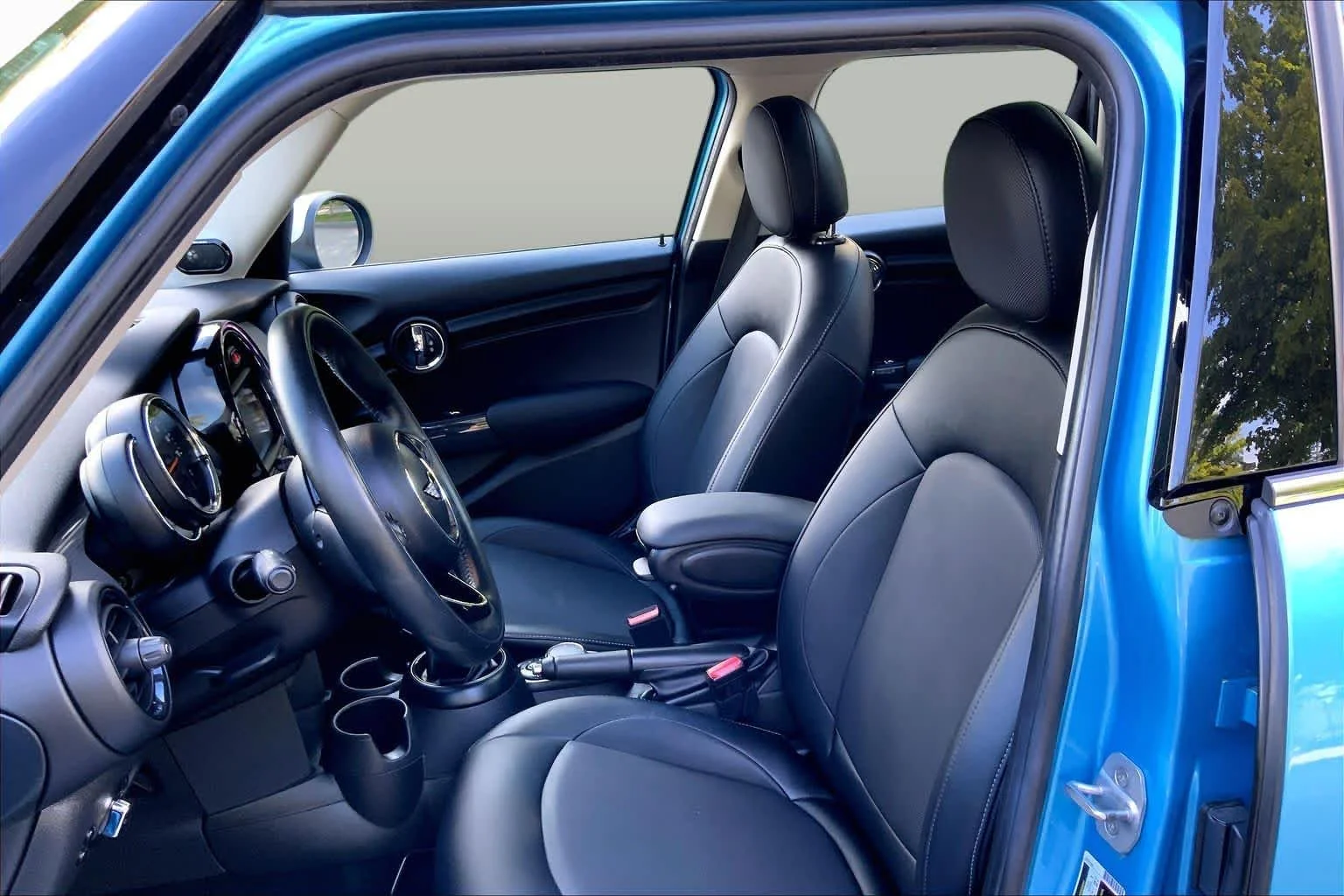 Used 2017 Electric Blue Metallic MINI Cooper image 8